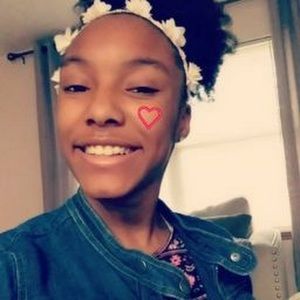 Meet your Posher, Niasha